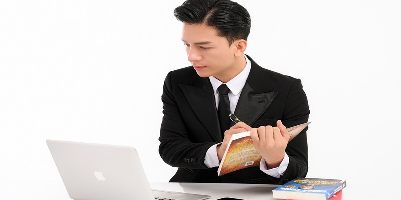 Tầm nhìn của anh là xây dựng một thương hiệu 123B dẫn đầu trong ngành cá cược